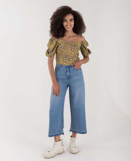 Camisa para mujer amarilla manga corta cropped con estampado animal print
