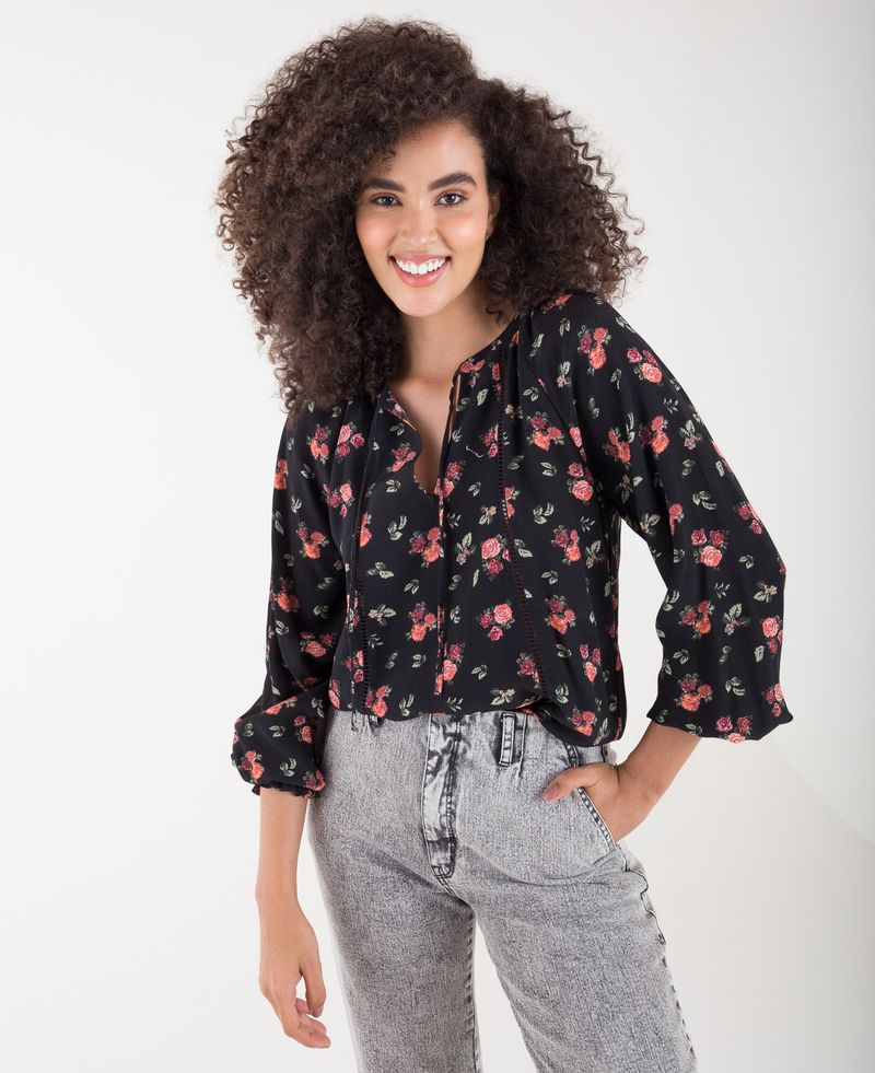 Camisa para mujer negra manga larga con estampado flores y