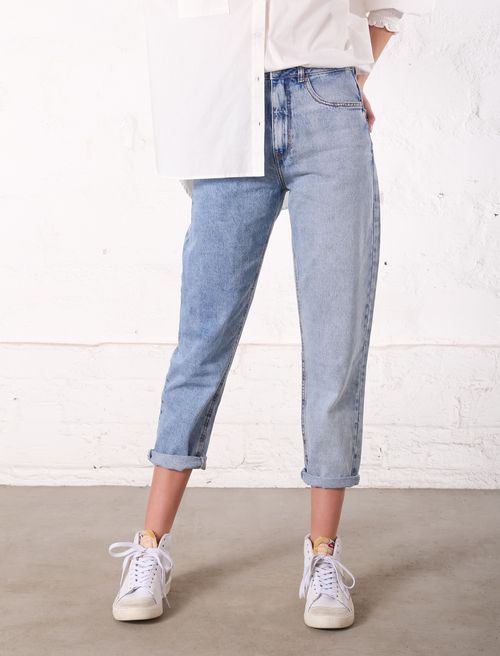 Jean para mujer azul medio Mom tiro súper alto de dos tonos