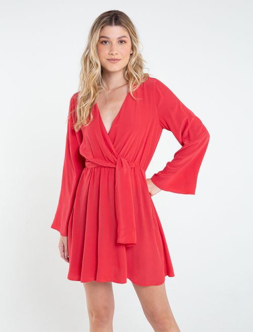 Vestido corto cruzado en frente