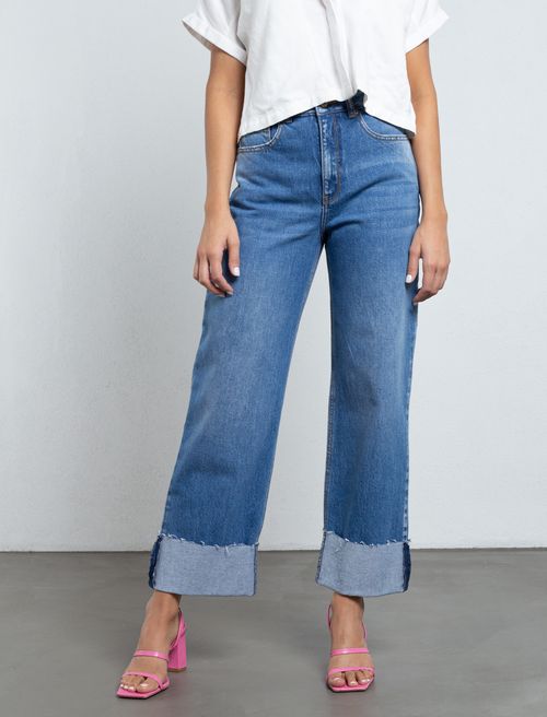 Jean Straight fit con recogido en bota