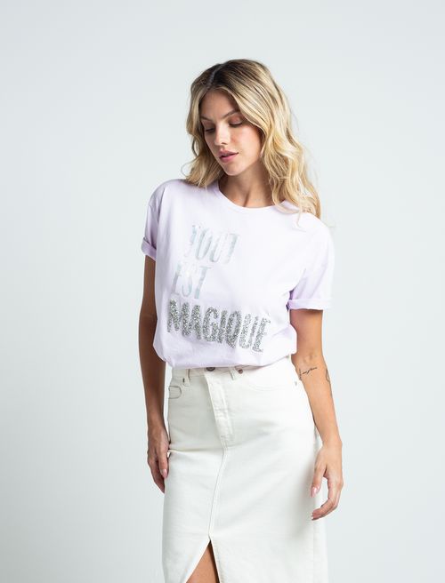 Camiseta con estampado brillante