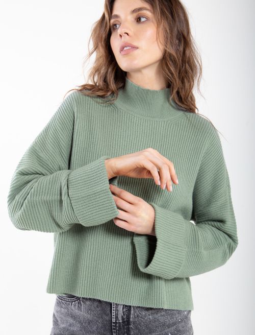 Buzo tejido con cuello alto