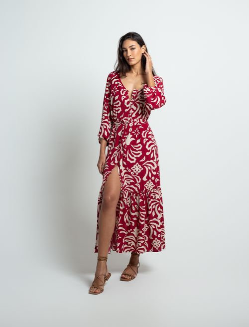 Vestido con abertura en ruedo