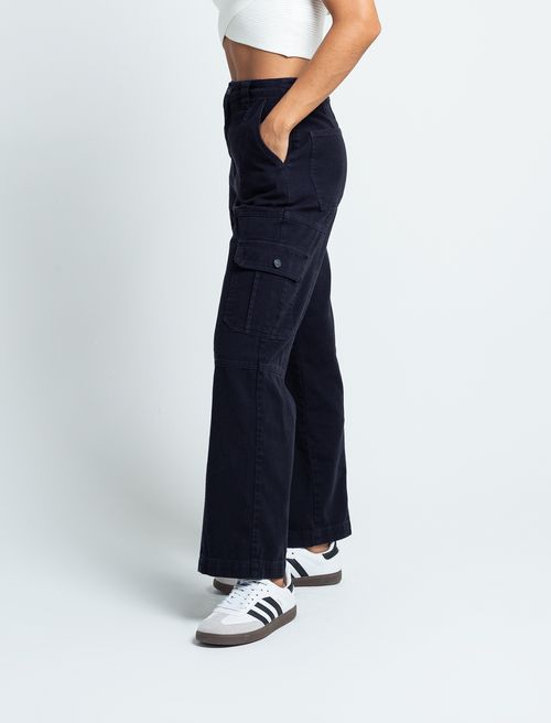 Pantalón tipo cargo