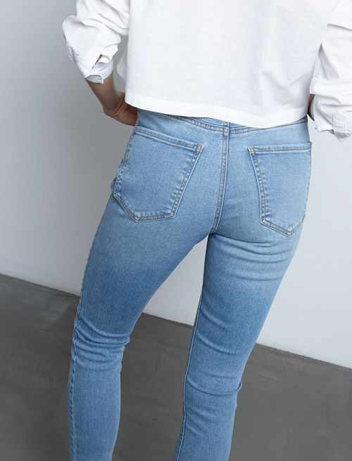 Jean cinco bolsillos