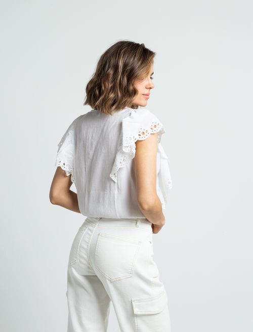 Camisa con boleros decorativos