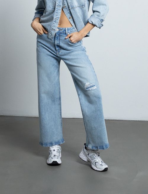 Jean en denim tono claro