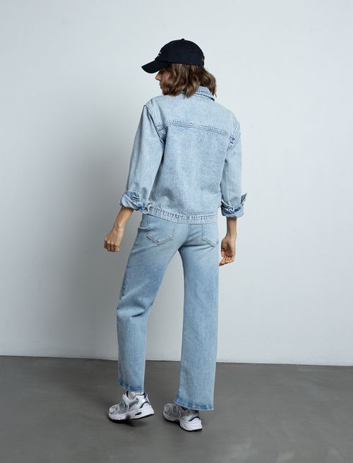 Jean en denim tono claro