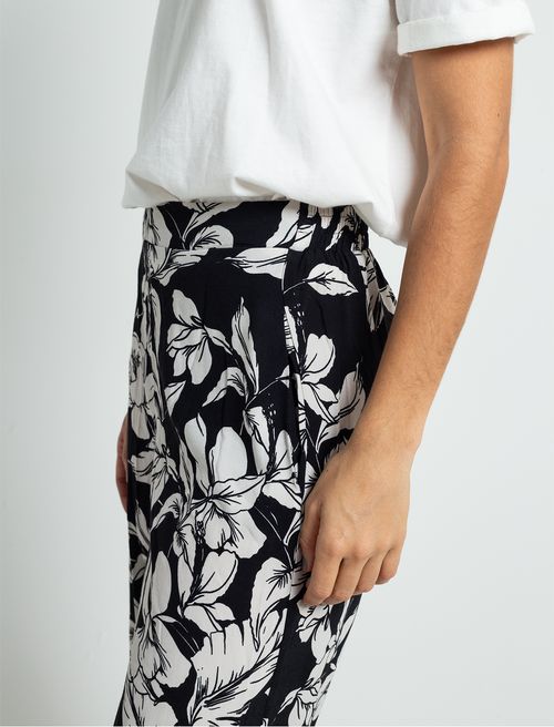 Pantalón con estampado de flores