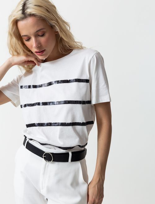 Camiseta con apliques de lentejuelas