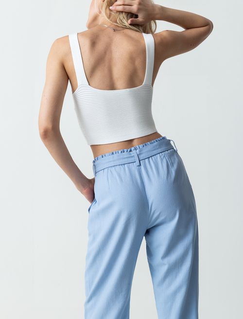 Pantalón con cinturón