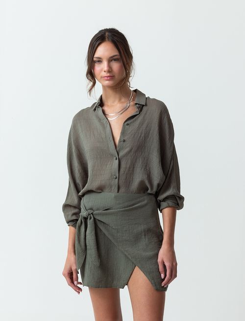 Camisa de tela fluida