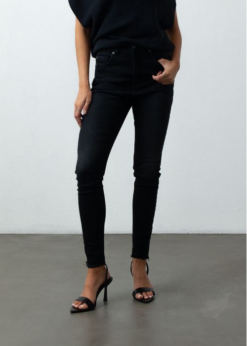 Jean Skinny en black denim