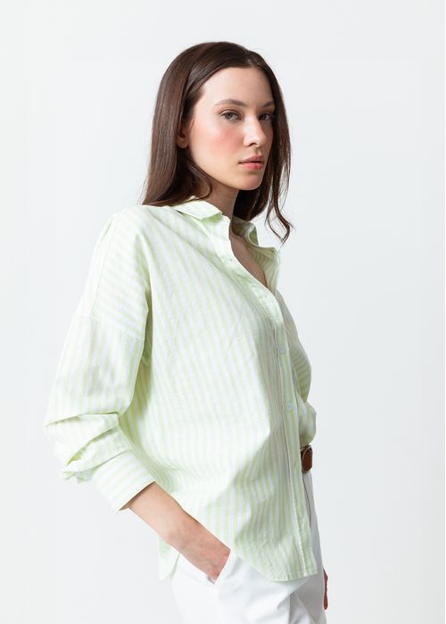 Camisa de diseño a rayas