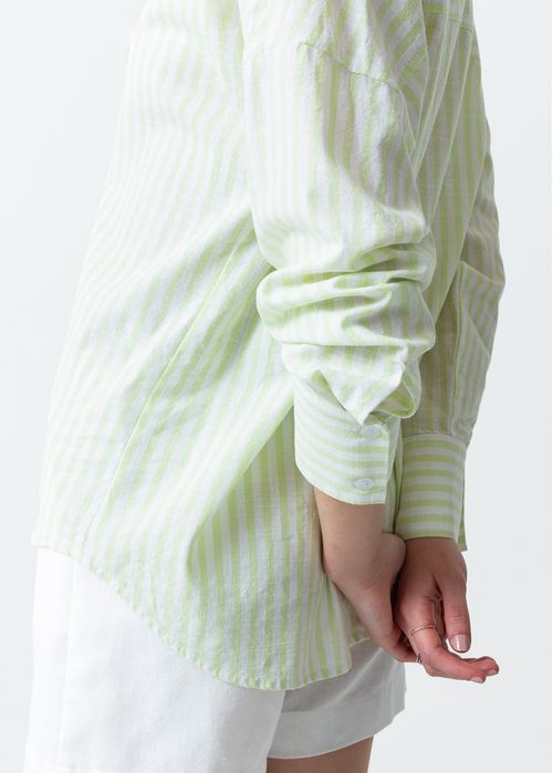 Camisa de diseño a rayas
