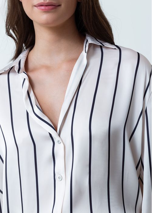 Camisa de diseño a rayas