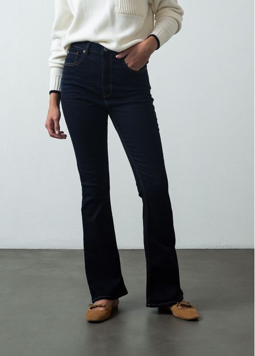 Jean con bota amplia