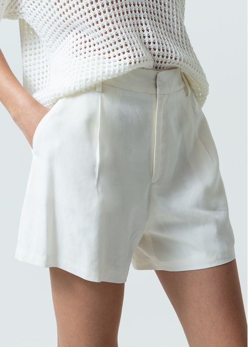 Short en tela fluida