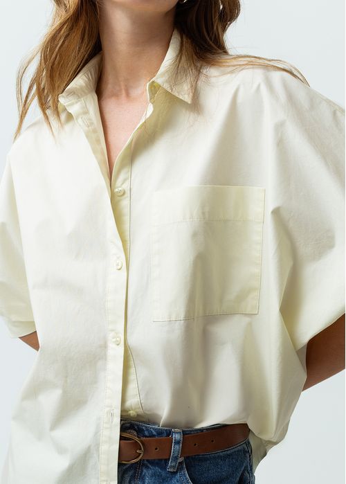Camisa clásica con botones