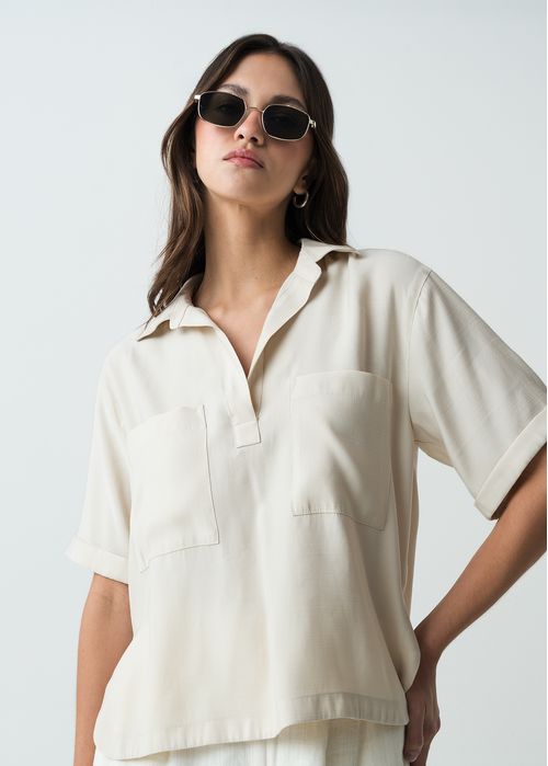 Camisa manga corta de diseño cerrado