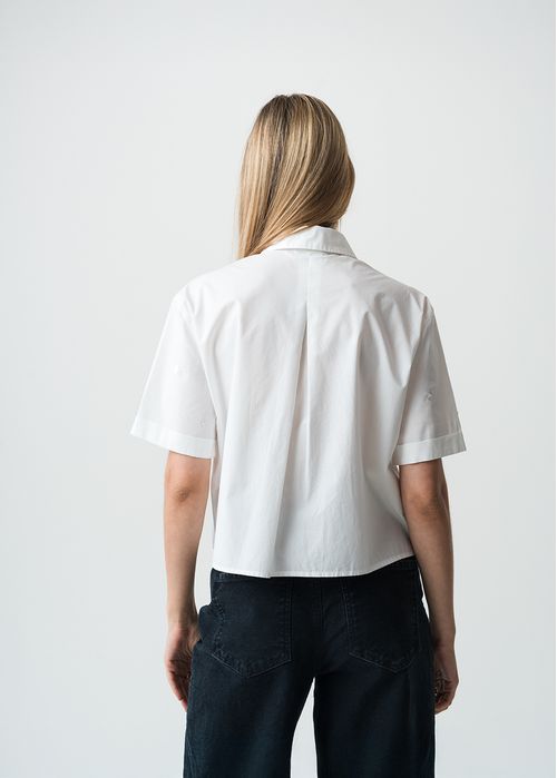 Camisa manga corta con apliques