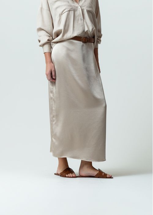 Falda larga en tipo satín