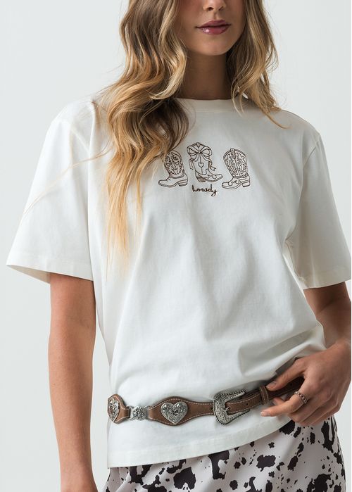 Camiseta manga corta con detalles bordados