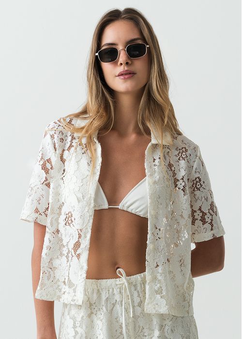 Camisa manga corta con detalles desagujados