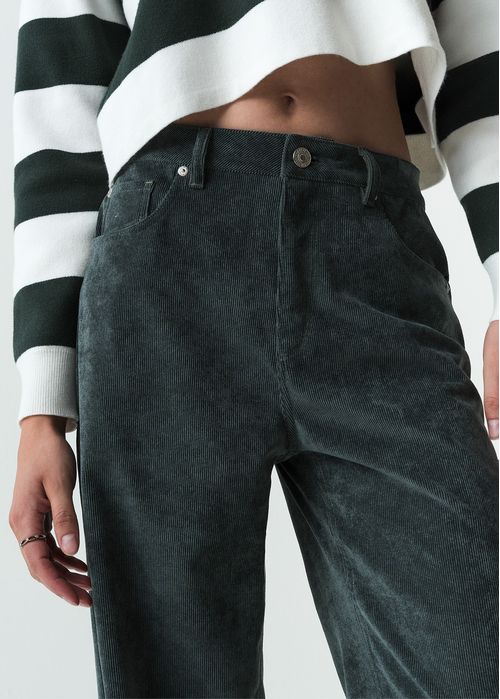 Pantalón Wide Leg fit en corduroy