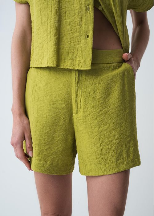 Short de tela con textura