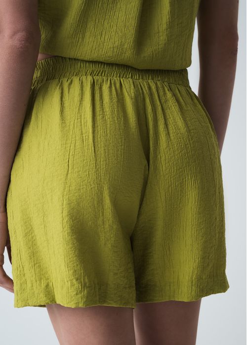 Short de tela con textura