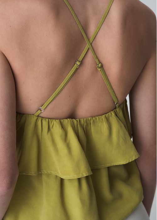 Camisa de tiras y detalle de bolero