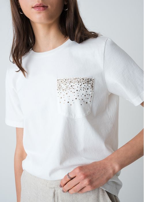 Camiseta con apliques brillantes