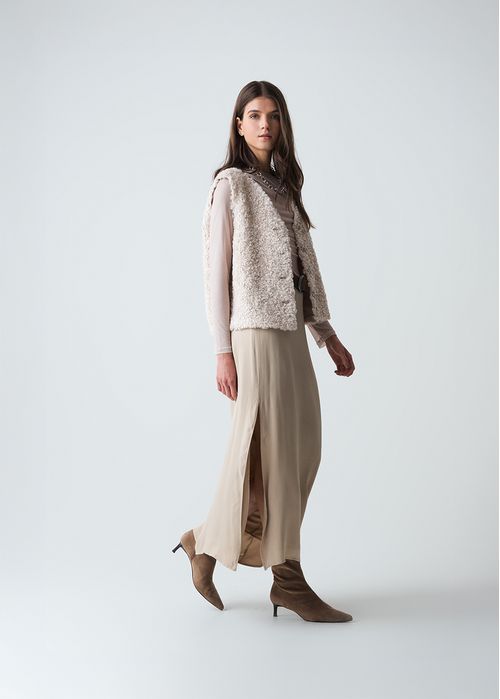 Falda con abertura en costado