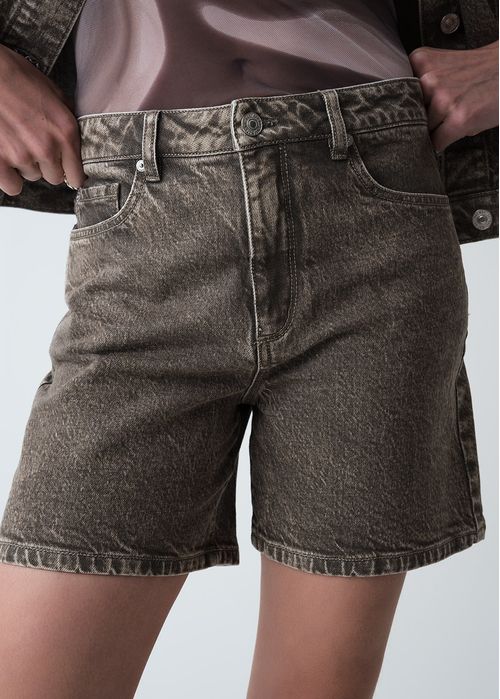 Short con efecto vintage