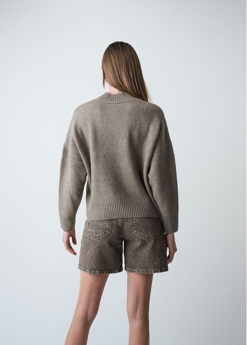 Buzo tejido de cuello alto