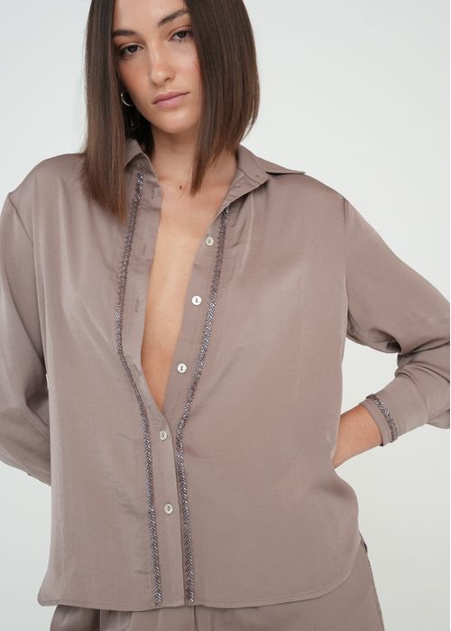 Camisa clásica con brillo