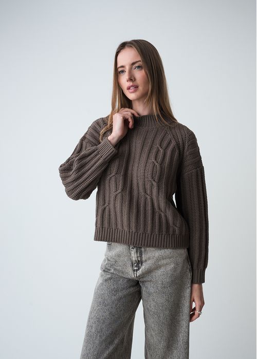 Buzo con tejido trenzado