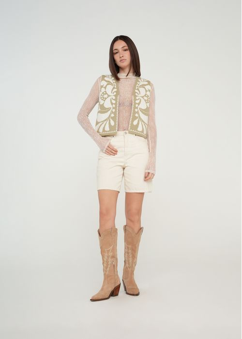 Chaleco tejido con flores