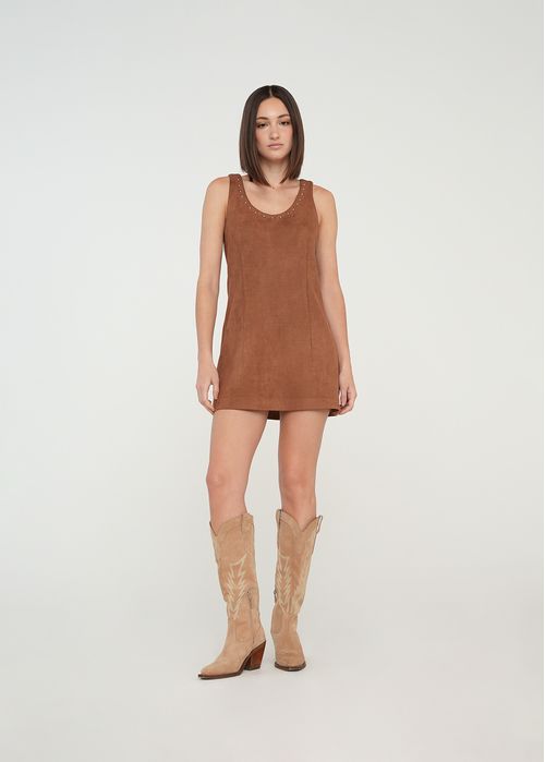 Vestido corto con taches