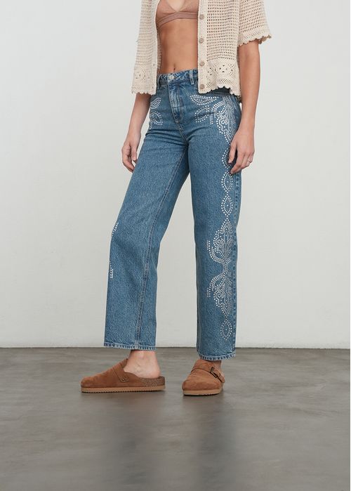 Jean Straight con flores en taches